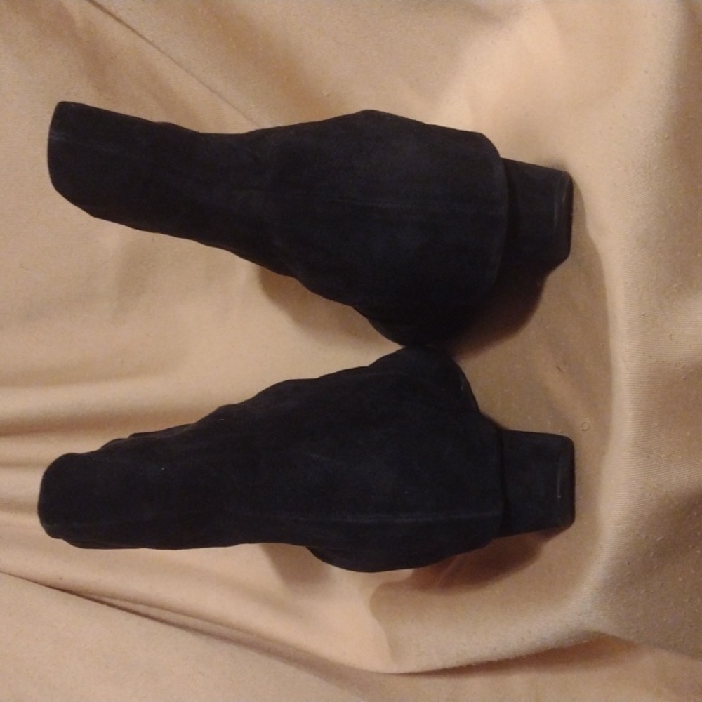 Black Suede Low Women's Boots - Picture 4 of 7